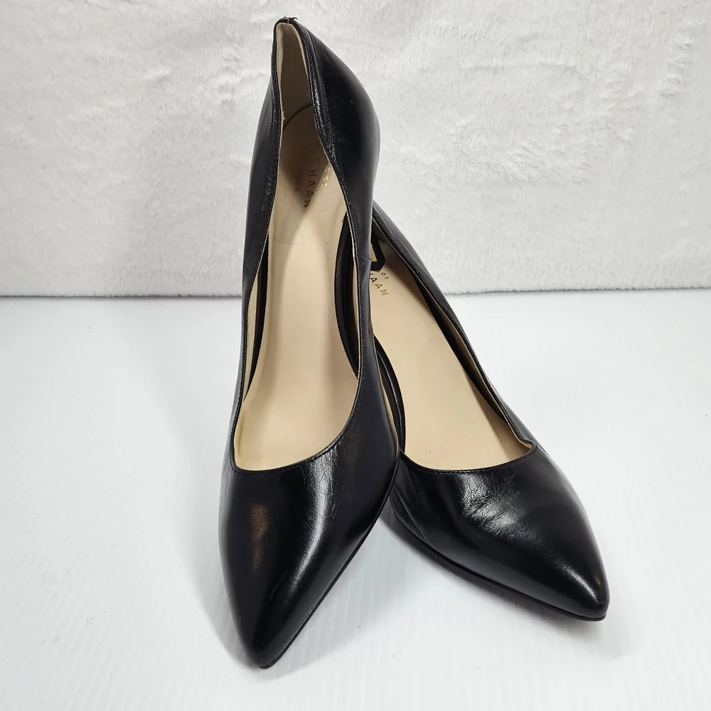 Cole Haan Black Leather Pointed Toe Heels Size 9AA Narrow Classic Pumps